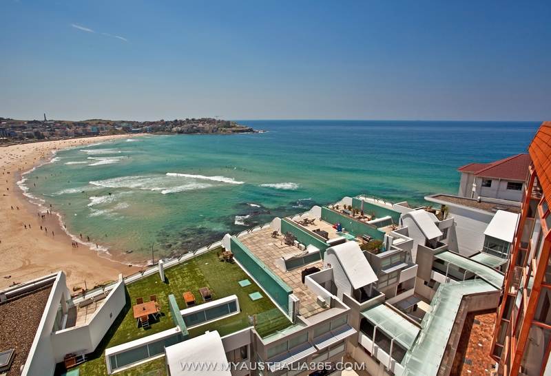 Вид на Бондай Бич с крыши дома